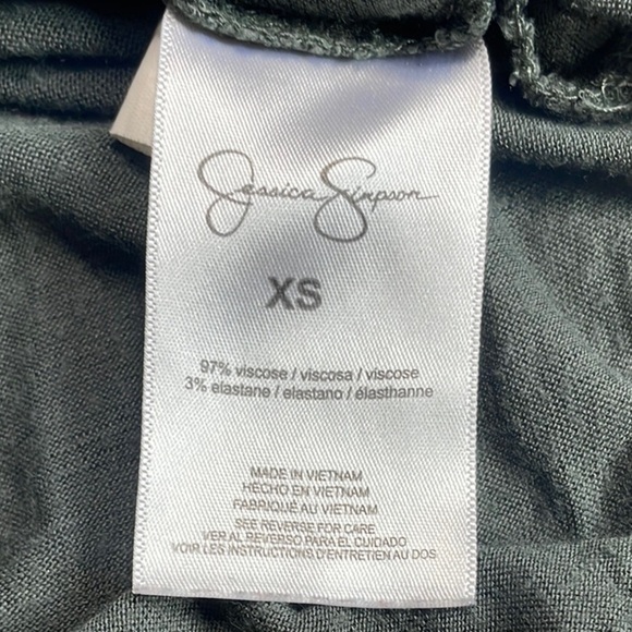 JESSICA SIMPSON Green Graphic Tee - Picture 8 of 10